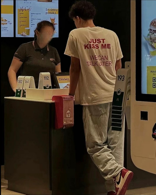 'JUST KISS ME' COTTON T-SHIRT